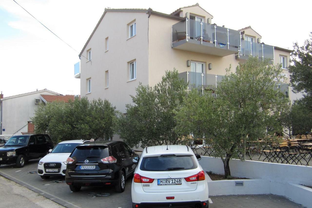 Viktoria Lodge Bed And Breakfast Vodice Kültér fotó